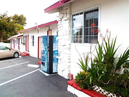 Bayside Inn Monterey Exterior photo