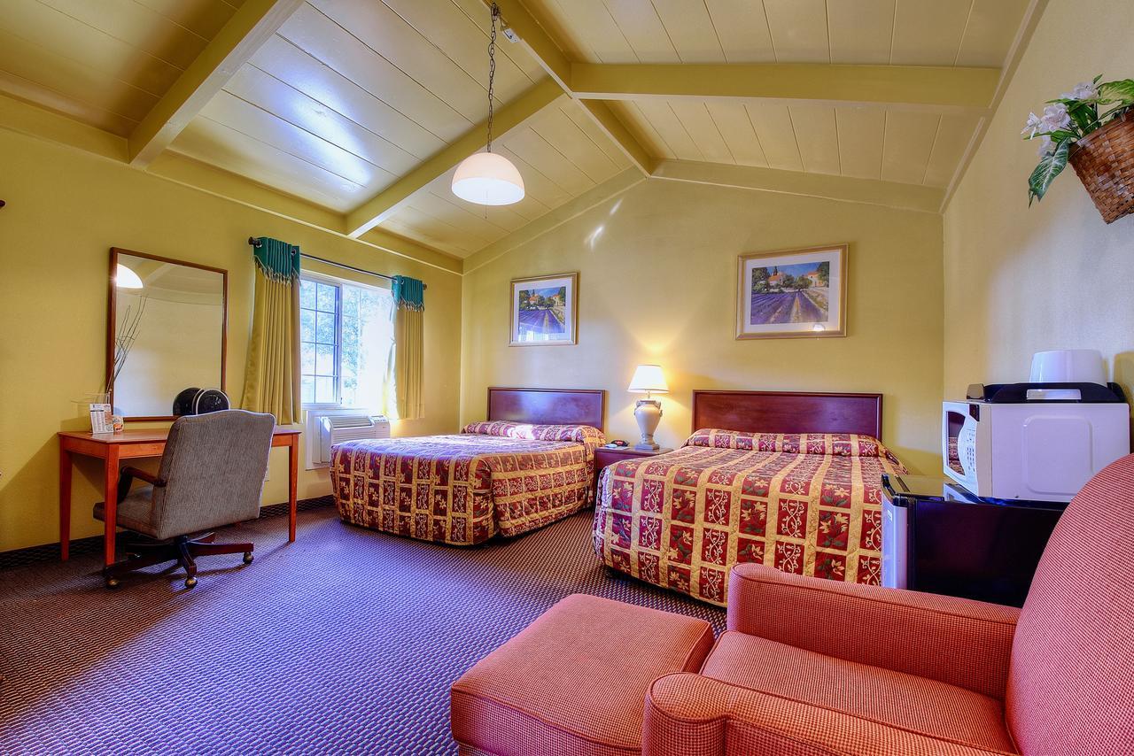 Bayside Inn Monterey Exterior photo