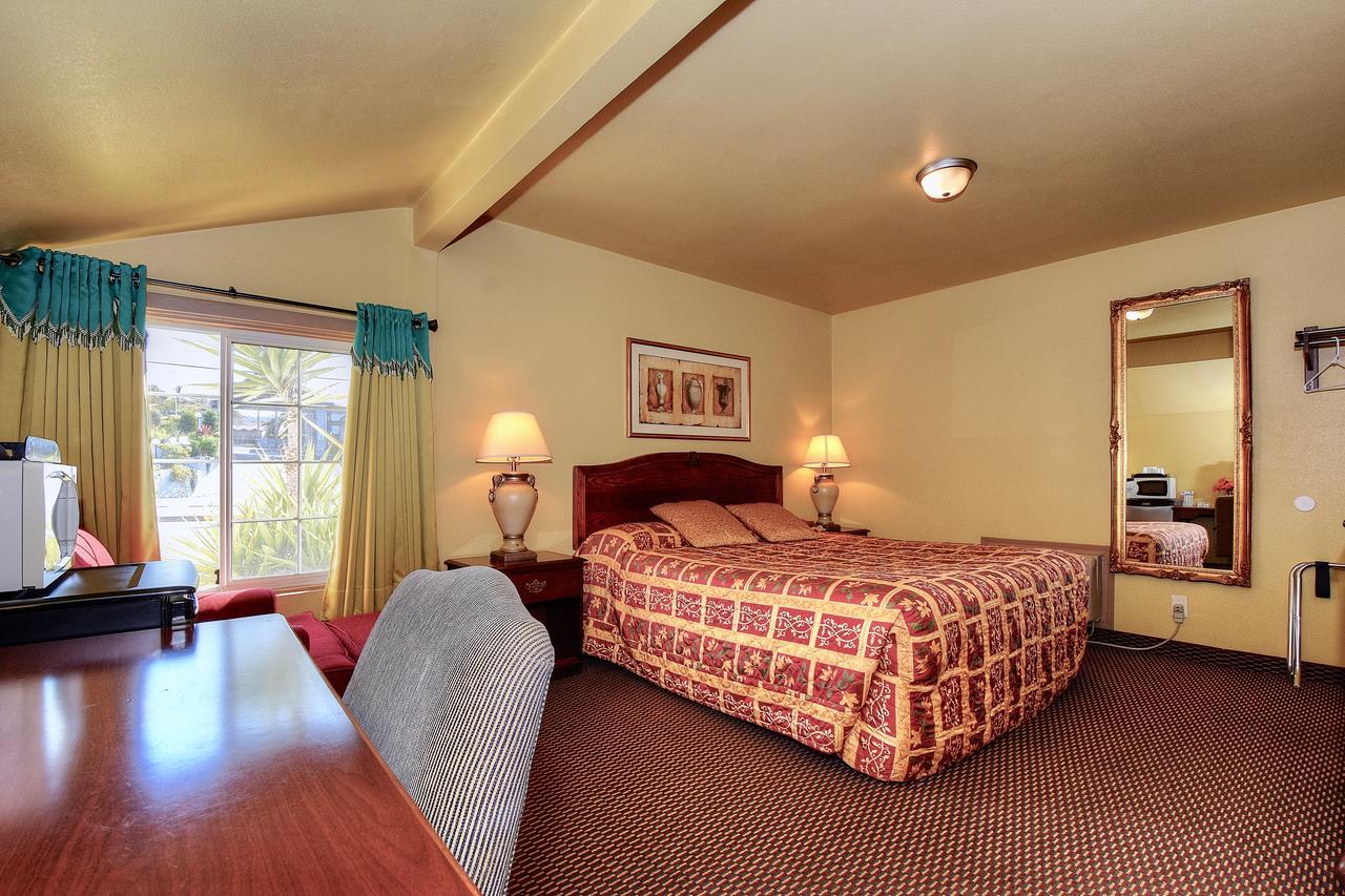 Bayside Inn Monterey Exterior photo