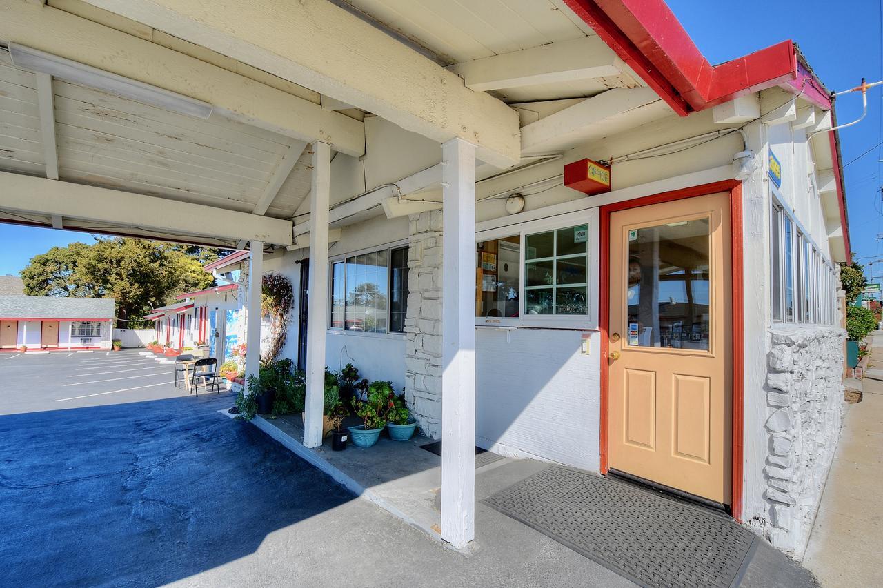 Bayside Inn Monterey Exterior photo
